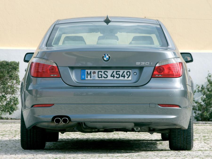  BMW 530i Sedan 2007 года  (фото 4 из 16)